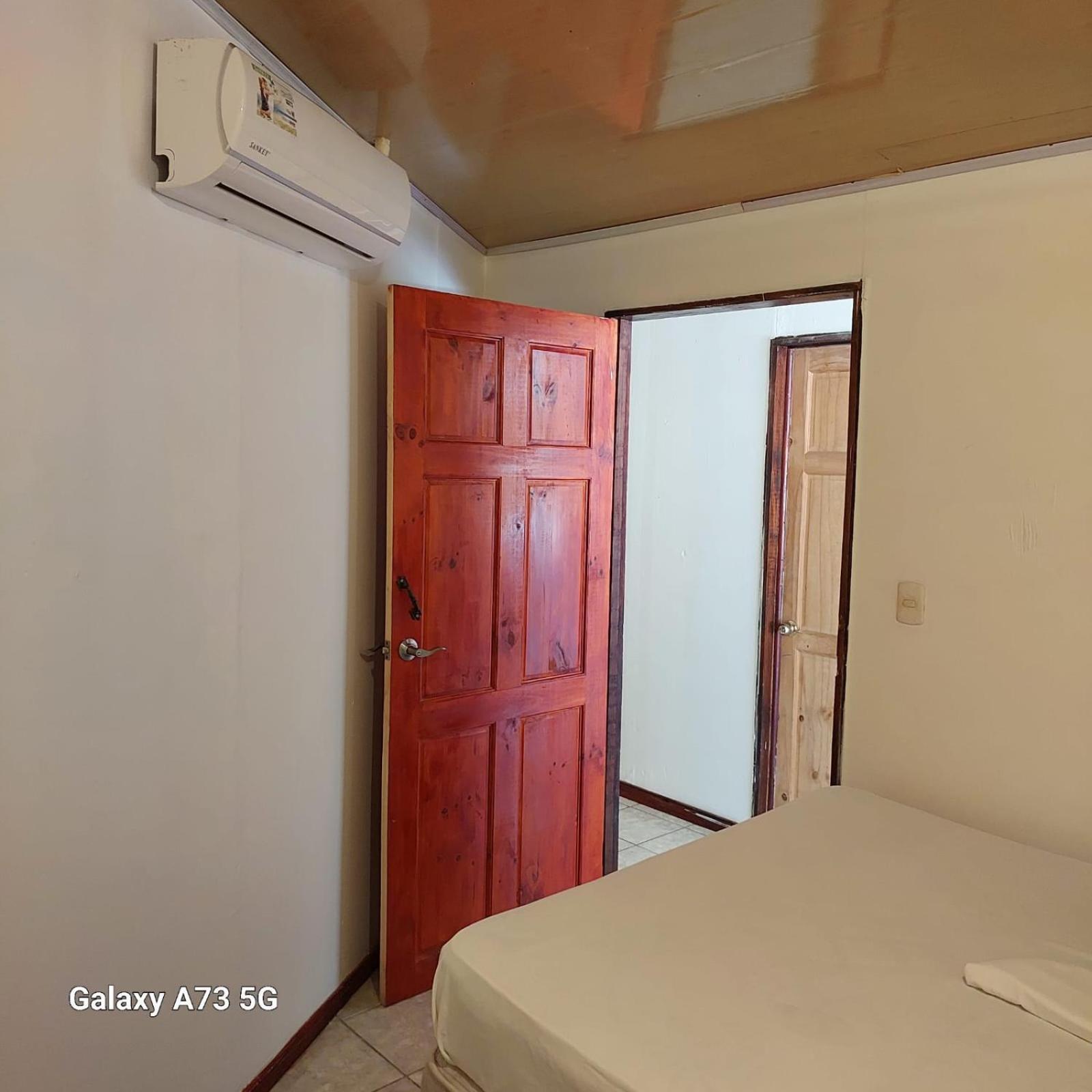 Costa Linda Art Hostel Manuel Antonio Dış mekan fotoğraf