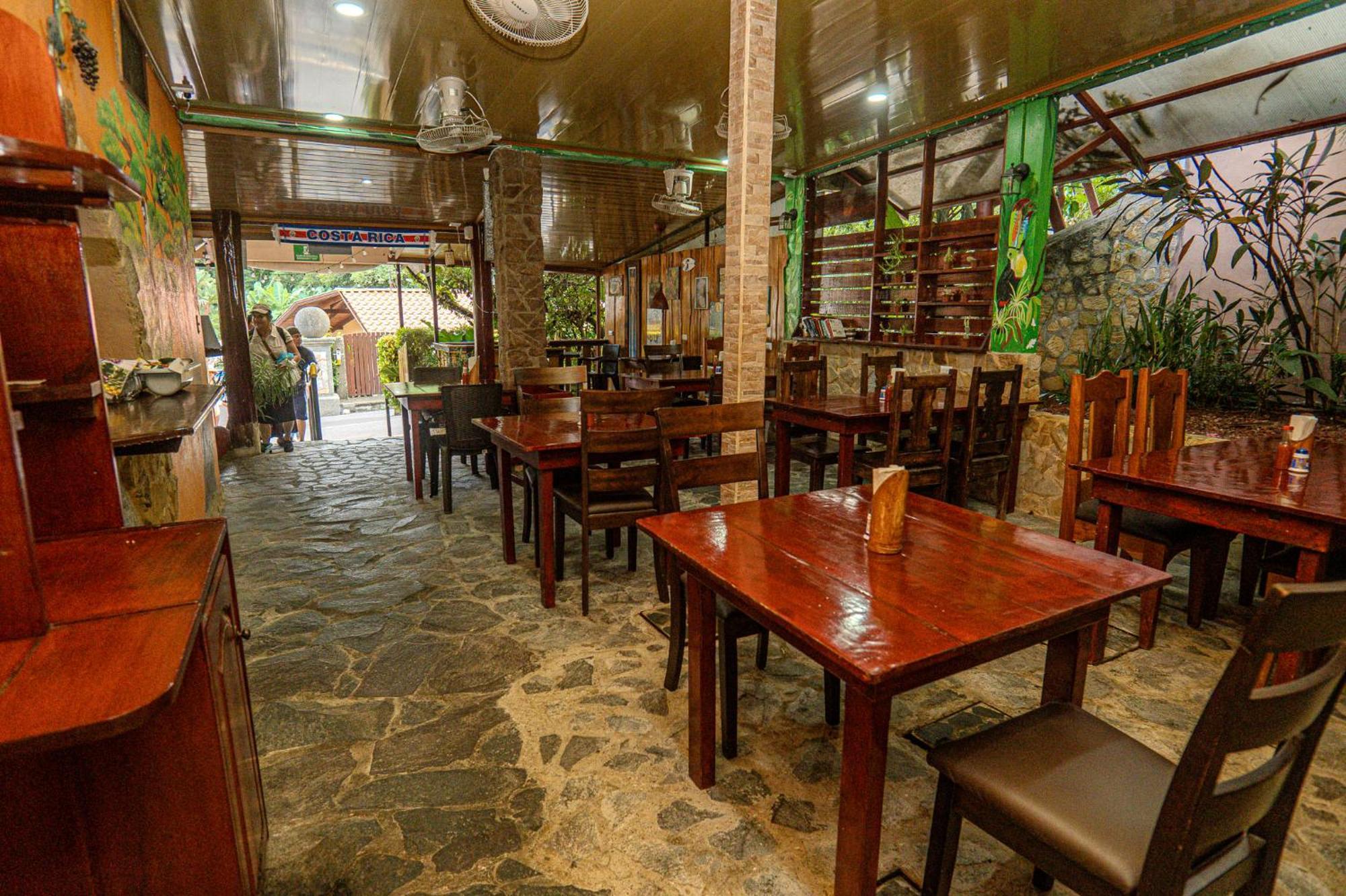 Costa Linda Art Hostel Manuel Antonio Dış mekan fotoğraf