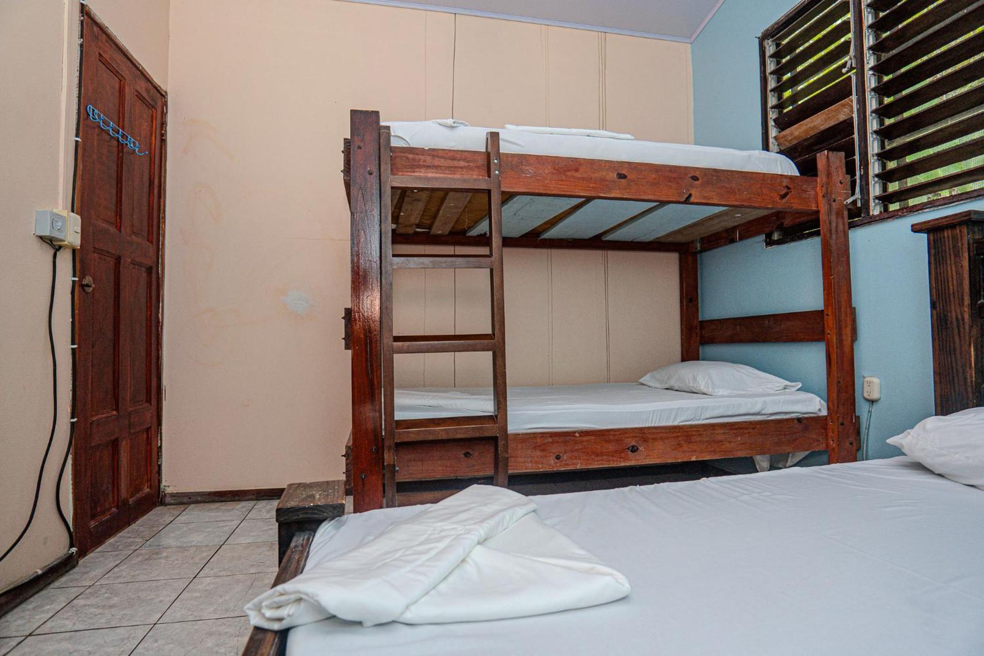 Costa Linda Art Hostel Manuel Antonio Dış mekan fotoğraf